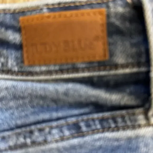 Judy Blue Distressed Shredded Jeans Straight Fit Size 7/28 Light Wash - Picture 9 of 16